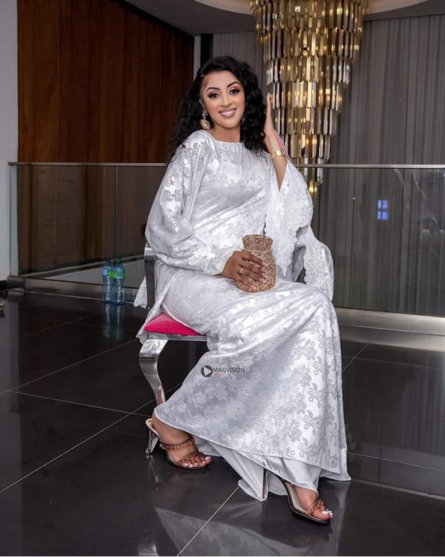 Sokhna Aïdara, épouse du chanteur Waly Seck, la "force tranquille" ! Sokhna Aïdara, épouse du chanteur Waly Seck, la "force tranquille" !