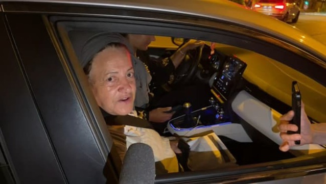 La grand-mère de Nahel dit n'en "vouloir" qu'au "policier qui a tué (son) petit-fils" La grand-mère de Nahel dit n'en "vouloir" qu'au "policier qui a tué (son) petit-fils"