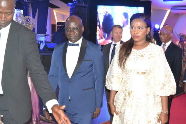 18 ème édition des Cauris d'Or- Les deux champions nationaux Youssou Ndour et Mbagnick Diop ont mis le feu au King Fahd Palace (IMAGES)