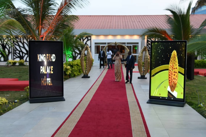 18 ème édition des Cauris d'Or- Les deux champions nationaux Youssou Ndour et Mbagnick Diop ont mis le feu au King Fahd Palace (IMAGES) 18 ème édition des Cauris d'Or- Les deux champions nationaux Youssou Ndour et Mbagnick Diop ont mis le feu au King Fahd Palace (IMAGES)