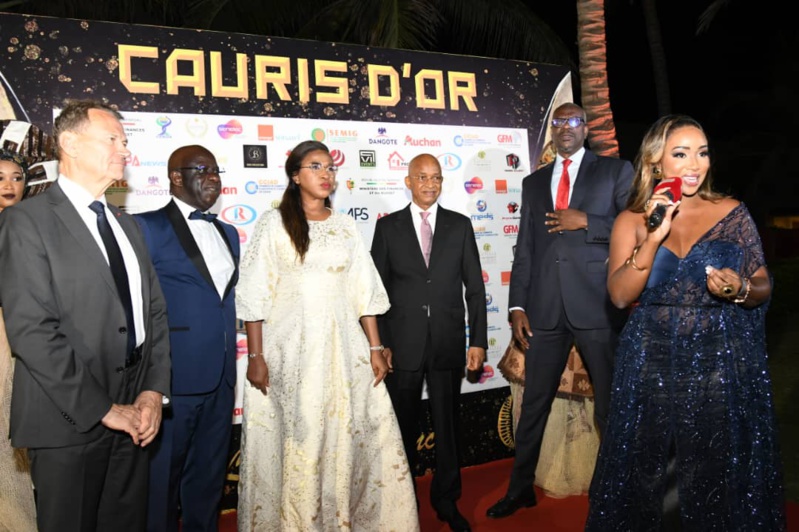 18 ème édition des Cauris d'Or- Les deux champions nationaux Youssou Ndour et Mbagnick Diop ont mis le feu au King Fahd Palace (IMAGES)