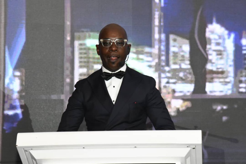 18 ème édition des Cauris d'Or- Les deux champions nationaux Youssou Ndour et Mbagnick Diop ont mis le feu au King Fahd Palace (IMAGES) 18 ème édition des Cauris d'Or- Les deux champions nationaux Youssou Ndour et Mbagnick Diop ont mis le feu au King Fahd Palace (IMAGES)