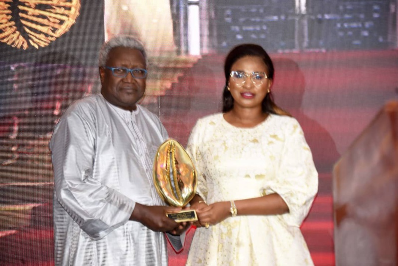 18 ème édition des Cauris d'Or- Les deux champions nationaux Youssou Ndour et Mbagnick Diop ont mis le feu au King Fahd Palace (IMAGES)