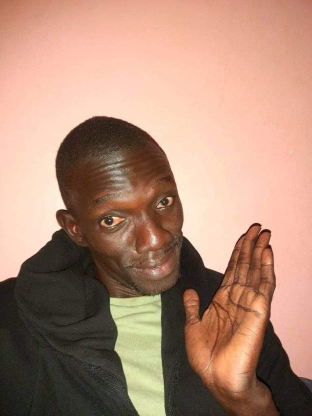 Célébration de l'anniversaire de son mentor ( Sonko)- Le tiktokeur Ababacar Mbengue distribue des...sandwichs
