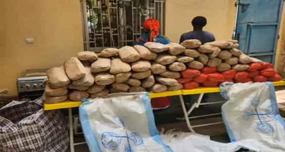 Médina : Deux dealers arrêtés par la Section de recherches avec 121 kg de drogue Médina : Deux dealers arrêtés par la Section de recherches avec 121 kg de drogue