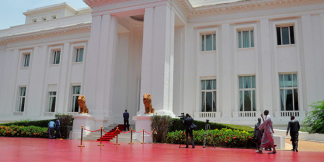 Liste des candidats déclarés à la Présidentielle de février 2024 : longue comme la mer Liste des candidats déclarés à la Présidentielle de février 2024 : longue comme la mer