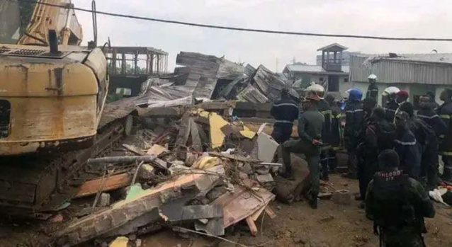Cameroun: au moins douze morts dans l’effondrement d’un immeuble à Douala Cameroun: au moins douze morts dans l’effondrement d’un immeuble à Douala