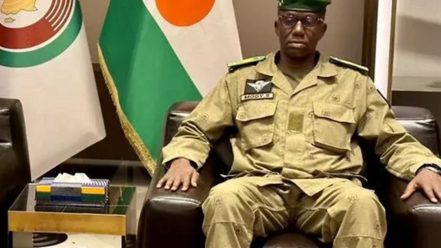 Le numéro 2 de la junte nigérienne à Bamako pour s'entretenir avec les autorités maliennes Le numéro 2 de la junte nigérienne à Bamako pour s'entretenir avec les autorités maliennes