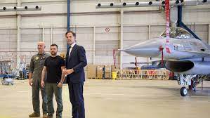 Les Pays-Bas et le Danemark livreront des avions de combat F-16 à l'Ukraine