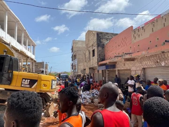 Effondrement d’un bâtiment à Mbao : Six personnes piégées, huit sorties des décombres Effondrement d’un bâtiment à Mbao : Six personnes piégées, huit sorties des décombres