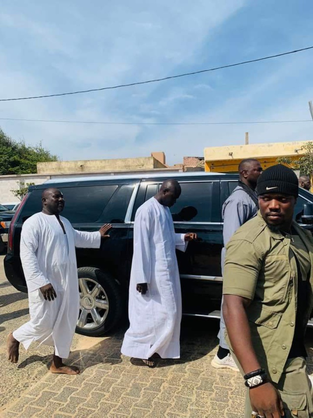 Grosse perte pour Idrissa Seck- Omar Fall, un des éléments de sa garde rapprochée, n'est plus ! Grosse perte pour Idrissa Seck- Omar Fall, un des éléments de sa garde rapprochée, n'est plus !