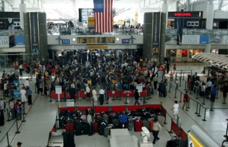 «Filière Nicaragua» : un commerçant du marché HLM meurt à son arrivée à l’aéroport de New York «Filière Nicaragua» : un commerçant du marché HLM meurt à son arrivée à l’aéroport de New York