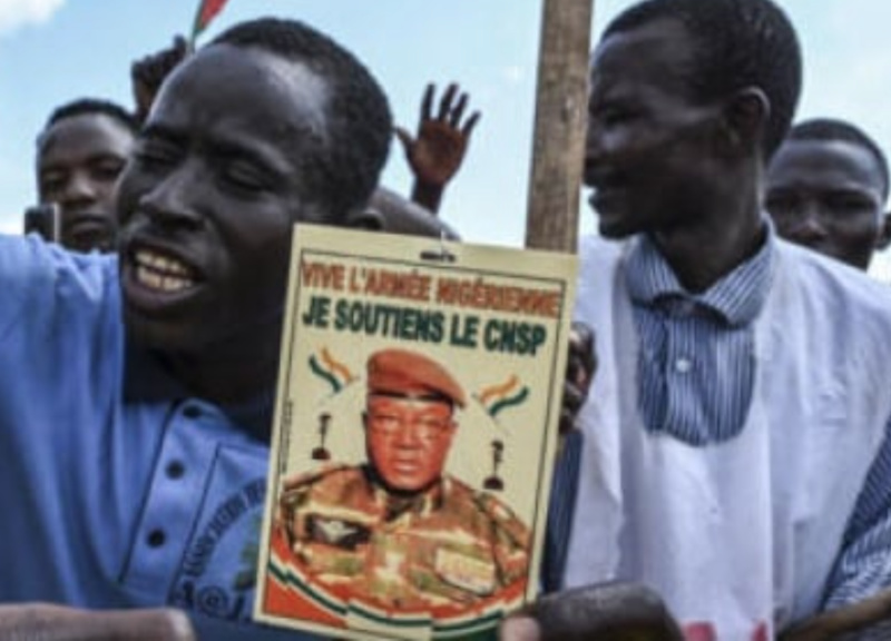 Coup d'Etat au Gabon : internet rétabli après trois jours de coupure Coup d'Etat au Gabon : internet rétabli après trois jours de coupure