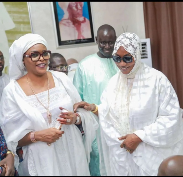 Accueil > Actualités La réconciliation chaleureuse : Marième Faye Sall et Sokhna Bally Mountakha se retrouvent après un long froid Accueil > Actualités La réconciliation chaleureuse : Marième Faye Sall et Sokhna Bally Mountakha se retrouvent après un long froid