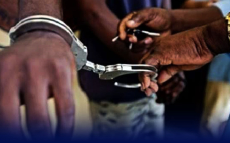 Arrêté avec de faux billets dans un multiservice, un vendeur de poisson se fait passer pour un garde pénitentiaire Arrêté avec de faux billets dans un multiservice, un vendeur de poisson se fait passer pour un garde pénitentiaire