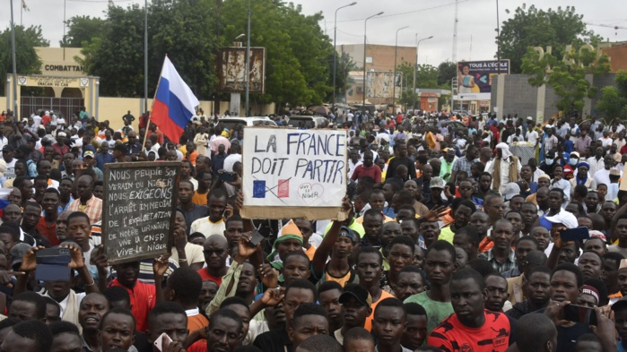 Niger: des milliers de manifestants demandent le départ des soldats français Niger: des milliers de manifestants demandent le départ des soldats français