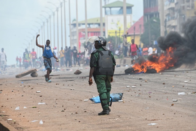 Manifestation du 5 septembre à Conakry : 4 morts par balle ! (Forces Vives de Guinée) Manifestation du 5 septembre à Conakry : 4 morts par balle ! (Forces Vives de Guinée)