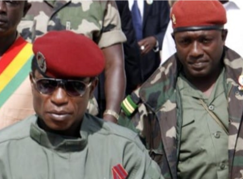 Guinée : Dadis Camara et Toumba Diakité réunis autour d’un tournoi de foot entre prisonniers Guinée : Dadis Camara et Toumba Diakité réunis autour d’un tournoi de foot entre prisonniers