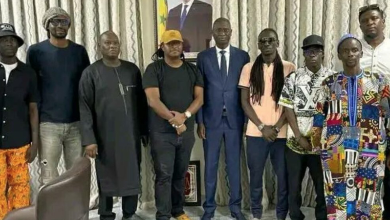 Libération de Nitdoff et Karim Xrum Xax: le ministre de la Justice promet aux rappeurs de parler au Procureur Libération de Nitdoff et Karim Xrum Xax: le ministre de la Justice promet aux rappeurs de parler au Procureur