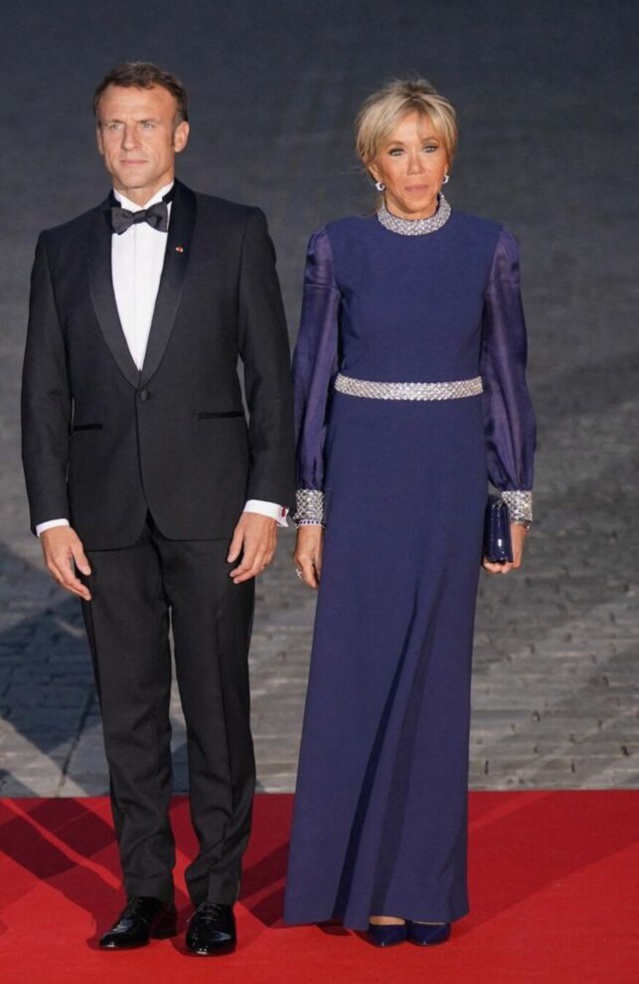  Charles III en France : Brigitte Macron au sommet du glamour pour le dîner d'État à Versailles (IMAGE)