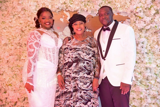 Retour  en images sur le mariage royal de la petite fille du Président Mbagnick Diop 