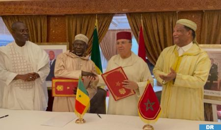Sénégal: Signature d'une Convention cadre de partenariat avec la Fondation Mohammed VI des Ouléma Africains pour la gestion et l'aménagement de la Grande Mosquée de Dakar Sénégal: Signature d'une Convention cadre de partenariat avec la Fondation Mohammed VI des Ouléma Africains pour la gestion et l'aménagement de la Grande Mosquée de Dakar