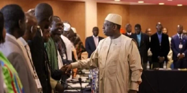 Palais : les dessous de la rencontre secrète entre Macky Sall et des députés de la coalition Benno Bokk Yakaar Palais : les dessous de la rencontre secrète entre Macky Sall et des députés de la coalition Benno Bokk Yakaar