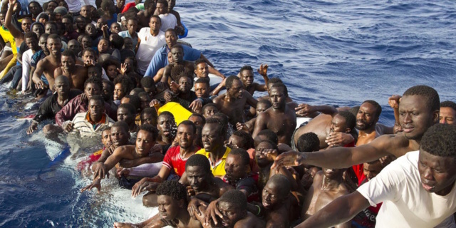 Deux nouvelles pirogues parties du Sénégal ont débarqué en Espagne ce samedi avec 165 personnes dont 22 enfants et un bébé Deux nouvelles pirogues parties du Sénégal ont débarqué en Espagne ce samedi avec 165 personnes dont 22 enfants et un bébé