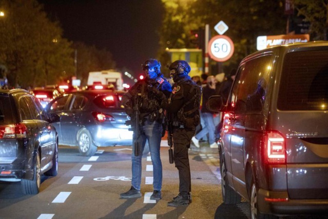 A Bruxelles, l’auteur d’un attentat ayant tué deux Suédois a succombé à ses blessures après son arrestation A Bruxelles, l’auteur d’un attentat ayant tué deux Suédois a succombé à ses blessures après son arrestation