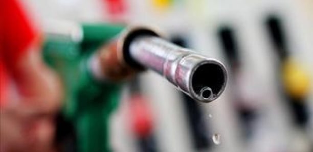 La douane démantèle un marché noir : 146 000 l de carburant saisis entre Dakar, Thiès et Mbour La douane démantèle un marché noir : 146 000 l de carburant saisis entre Dakar, Thiès et Mbour
