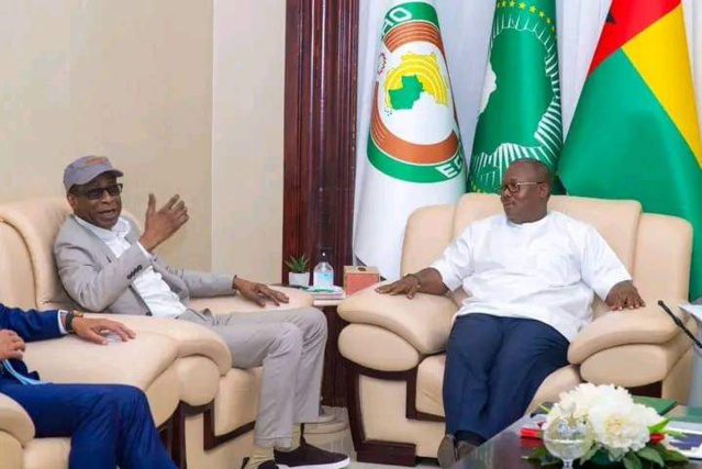 Le chanteur Sénégalais, Youssou Ndour, reçu par le Président   de Guinée Bissau Umaro Sissoko Embalo