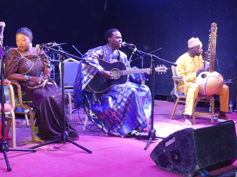 38 anniversaires du Dandé Léniol: Baba Maal met le feu à la salle Ambassador de Nouakchott