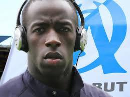 Le footballeur Souleymane Diawara surpris au téléphone en prison Le footballeur Souleymane Diawara surpris au téléphone en prison