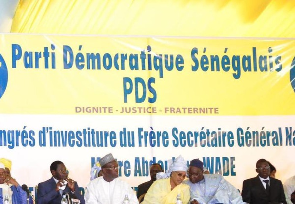 Ayant beau scruté l'arrêt de la condamnation de Karim, le Pds et ses alliés redescendent dans la rue : Un sit in prévu mardi prochain devant la Crei Ayant beau scruté l'arrêt de la condamnation de Karim, le Pds et ses alliés redescendent dans la rue : Un sit in prévu mardi prochain devant la Crei