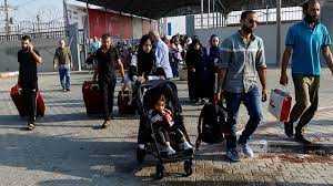 La trêve a débuté à Gaza, une libération d'otages et de prisonniers est attendue La trêve a débuté à Gaza, une libération d'otages et de prisonniers est attendue