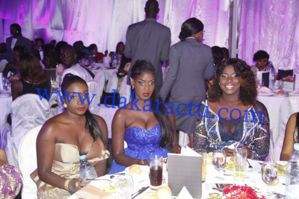 Magui Chanel, la ravissante épouse de Birane N’dour pose avec Lissa au King Fahd Palace Magui Chanel, la ravissante épouse de Birane N’dour pose avec Lissa au King Fahd Palace