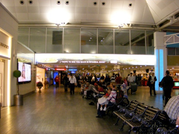 Alors qu'elle rentrait : Une ressortissante française meurt nébuleusement à l'aéroport LSS Alors qu'elle rentrait : Une ressortissante française meurt nébuleusement à l'aéroport LSS