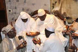 Le Président de la République, Son Excellence Monsieur Macky Sall a rendu visite, ce jeudi 14 mai 2015, à la famille religieuse des Layennes à Yoff.