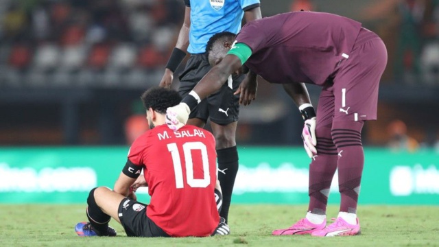 Sérieusement blessé, Mohamed Salah forfait pour le reste de la Can? Sérieusement blessé, Mohamed Salah forfait pour le reste de la Can?