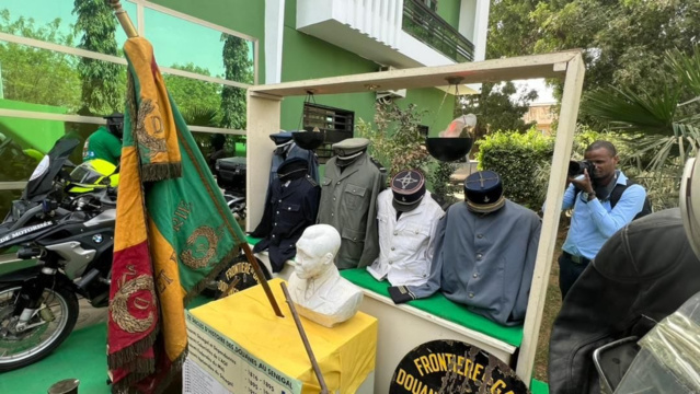 𝐋𝐞 𝐌𝐢𝐧𝐢𝐬𝐭𝐫𝐞 𝐝𝐞𝐬 𝐅𝐢𝐧𝐚𝐧𝐜𝐞𝐬 𝐞𝐭 𝐝𝐮 𝐁𝐮𝐝𝐠𝐞𝐭 à 𝐥’𝐞𝐱𝐩𝐨𝐬𝐢𝐭𝐢𝐨𝐧 𝐢𝐭𝐢𝐧é𝐫𝐚𝐧𝐭𝐞 𝐝𝐮 𝐌𝐮𝐬é𝐞 𝐝𝐞𝐬 𝐃𝐨𝐮𝐚𝐧𝐞𝐬 𝐬é𝐧é𝐠𝐚𝐥𝐚𝐢𝐬𝐞𝐬.(Photos) 𝐋𝐞 𝐌𝐢𝐧𝐢𝐬𝐭𝐫𝐞 𝐝𝐞𝐬 𝐅𝐢𝐧𝐚𝐧𝐜𝐞𝐬 𝐞𝐭 𝐝𝐮 𝐁𝐮𝐝𝐠𝐞𝐭 à 𝐥’𝐞𝐱𝐩𝐨𝐬𝐢𝐭𝐢𝐨𝐧 𝐢𝐭𝐢𝐧é𝐫𝐚𝐧𝐭𝐞 𝐝𝐮 𝐌𝐮𝐬é𝐞 𝐝𝐞𝐬 𝐃𝐨𝐮𝐚𝐧𝐞𝐬 𝐬é𝐧é𝐠𝐚𝐥𝐚𝐢𝐬𝐞𝐬.(Photos)