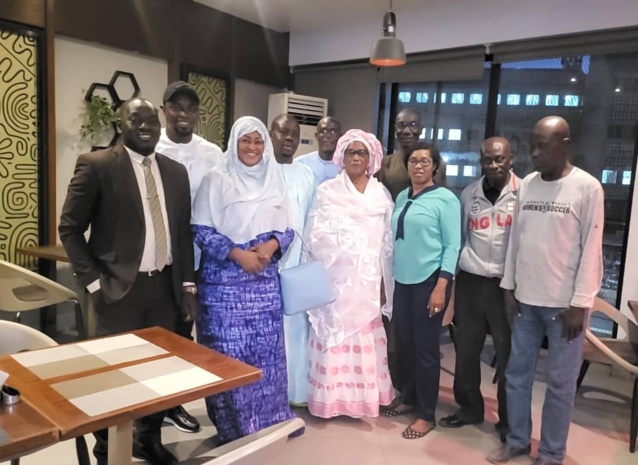 Le torchon brûle entre les responsables de l'APR à Grand Dakar- Rougui Bousso et Cie installent un comité électoral parallèle Le torchon brûle entre les responsables de l'APR à Grand Dakar- Rougui Bousso et Cie installent un comité électoral parallèle