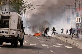 Manifestations d'opposants à Thiès- Le commandant Kémo Sané de la police sérieusement blessé évacué aux urgences Manifestations d'opposants à Thiès- Le commandant Kémo Sané de la police sérieusement blessé évacué aux urgences