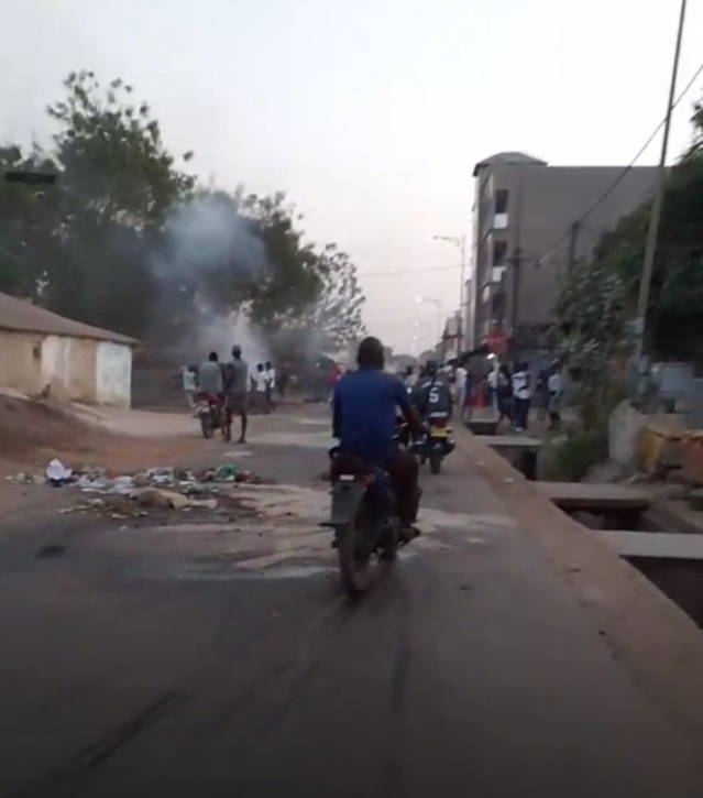 KOLDA : Début des échauffourées entre l' opposition et les forces de l'ordre... KOLDA : Début des échauffourées entre l' opposition et les forces de l'ordre...