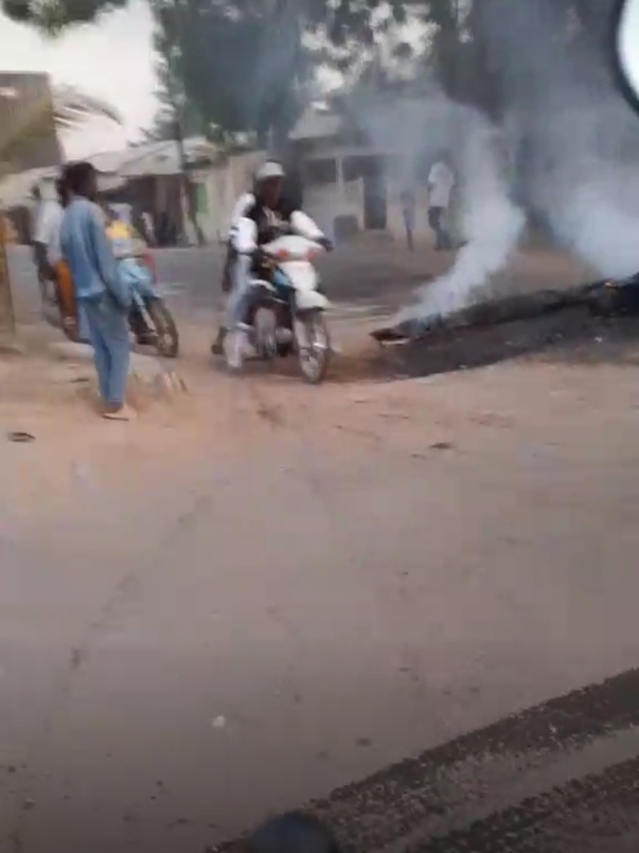 KOLDA : Début des échauffourées entre l' opposition et les forces de l'ordre... KOLDA : Début des échauffourées entre l' opposition et les forces de l'ordre...