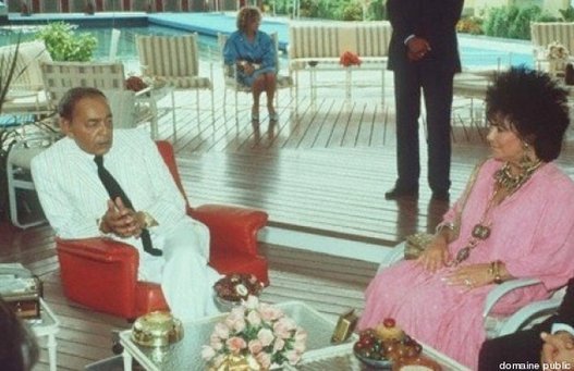 Style: Les 10 plus beaux costumes de Hassan II (PHOTOS) Style: Les 10 plus beaux costumes de Hassan II (PHOTOS)