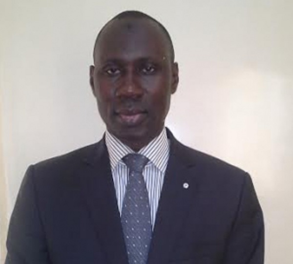 Transhumance vers l'APR : Le Dg de la Sirn, Samba Ndiaye, quitte Wade pour rejoindre Macky Sall Transhumance vers l'APR : Le Dg de la Sirn, Samba Ndiaye, quitte Wade pour rejoindre Macky Sall