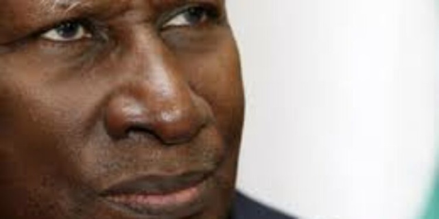 Le Président Abdou Diouf sort un nouveau communiqué et apporte des précisions Le Président Abdou Diouf sort un nouveau communiqué et apporte des précisions