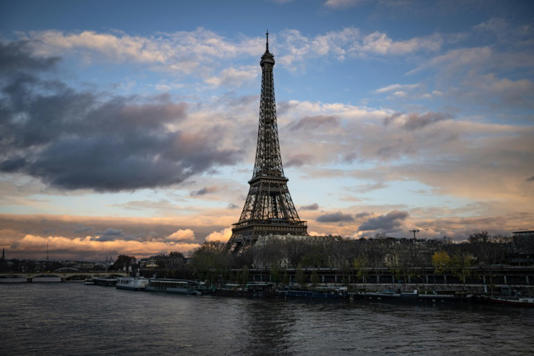 La tour Eiffel fermée à partir de ce lundi en raison d'une grève La tour Eiffel fermée à partir de ce lundi en raison d'une grève