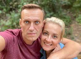 La mère de Navalny appelle Poutine à lui remettre le corps de son fils La mère de Navalny appelle Poutine à lui remettre le corps de son fils