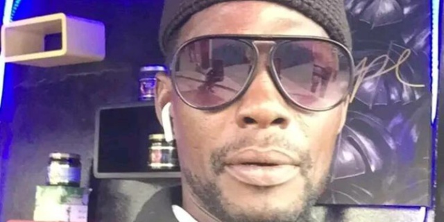 NGOR inconsolable pleure son fils Baytir FALL, décédé ce jeudi après-midi à Ziguinchor NGOR inconsolable pleure son fils Baytir FALL, décédé ce jeudi après-midi à Ziguinchor